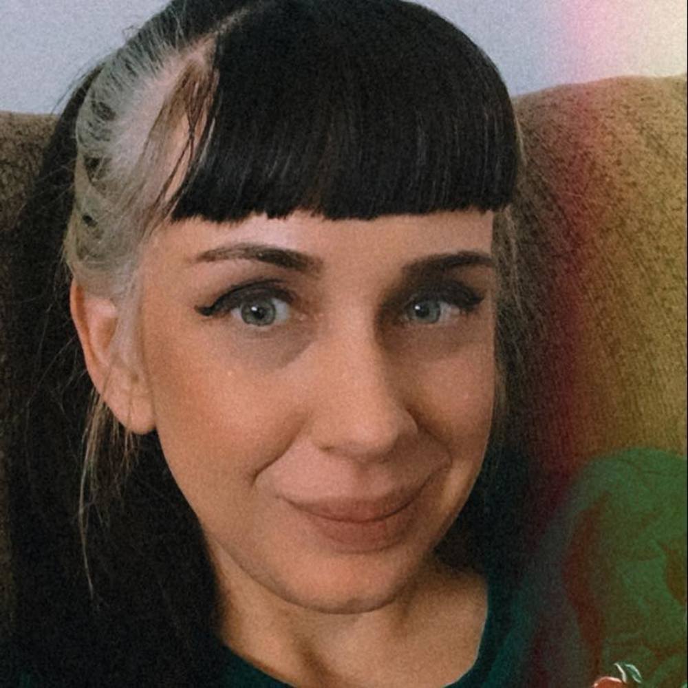 Meet your Posher, Kayla